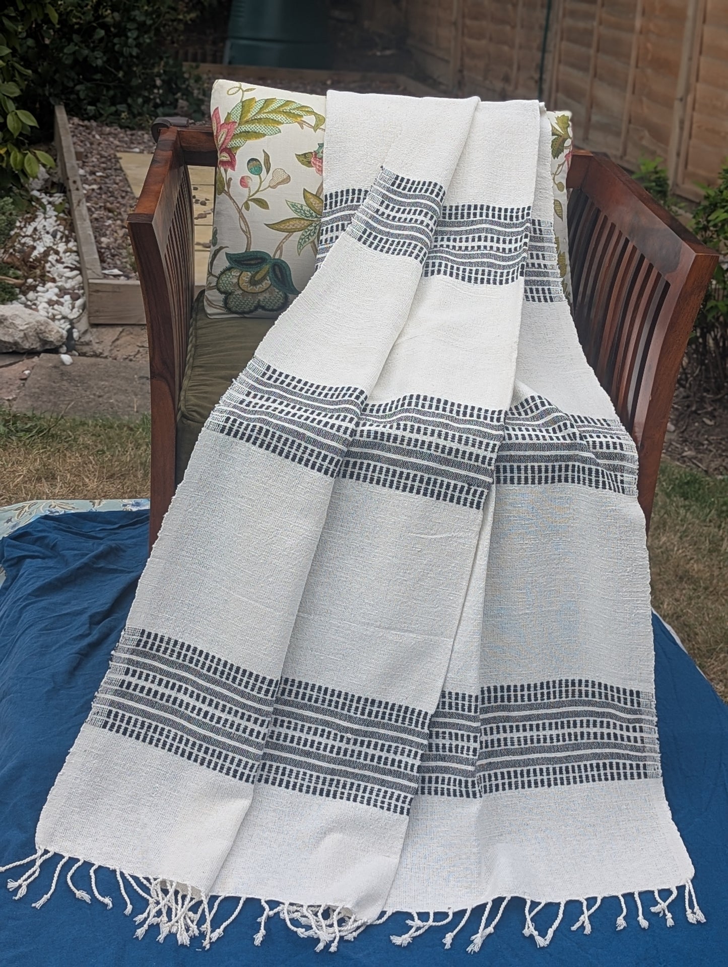 Black Stripes Slub Cotton White Throw